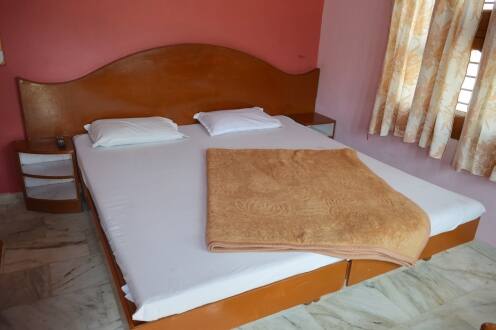 Couples Paradise Hotel, Mount Abu 2